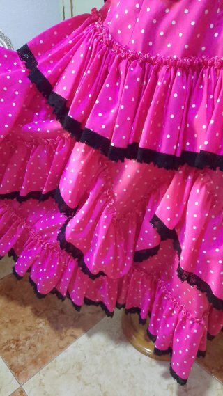 Traje de Flamenca Rosa y Negro