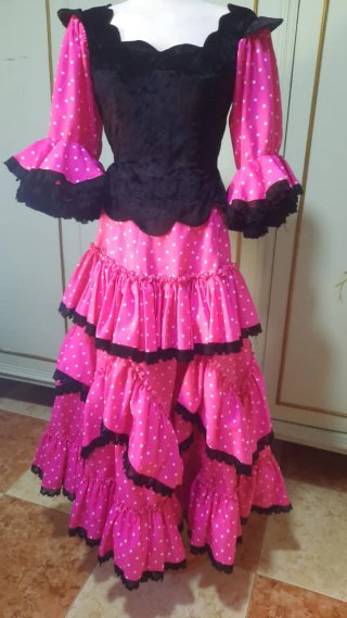 Traje de Flamenca Rosa y Negro