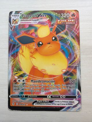 Carta Pokémon y de futbol de distintos años