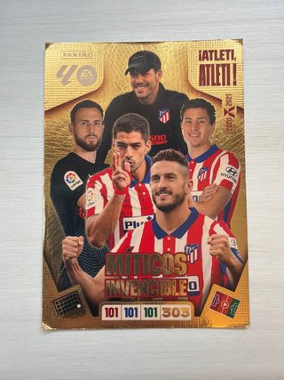 Carta Pokémon y de futbol de distintos años