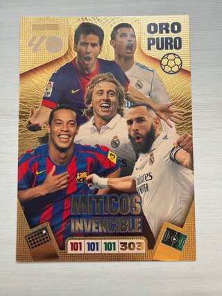 Carta Pokémon y de futbol de distintos años