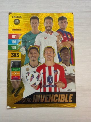 Carta Pokémon y de futbol de distintos años