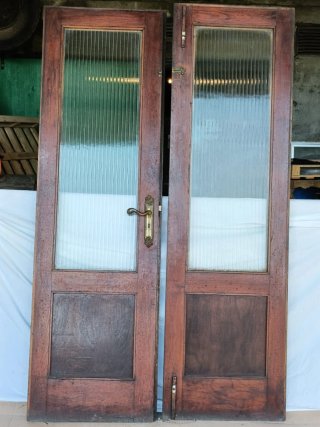 Puertas Antiguas de Madera y Cristal