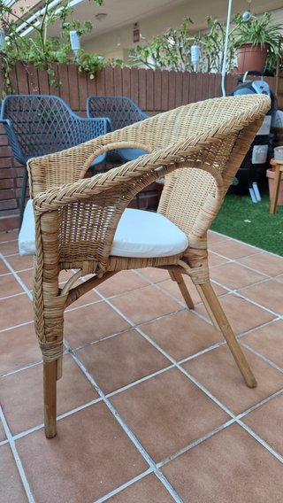 Sillón de ratán AGEN con cojín