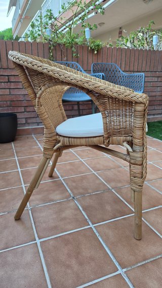 Sillón de ratán AGEN con cojín