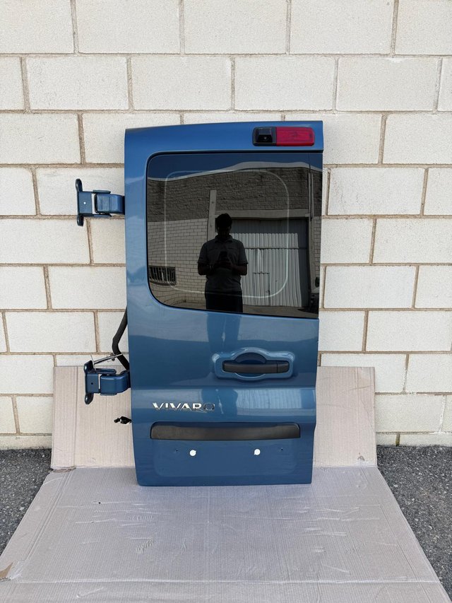 PUERTA TRASERA IZQUIERDA OPEL VIVARO B