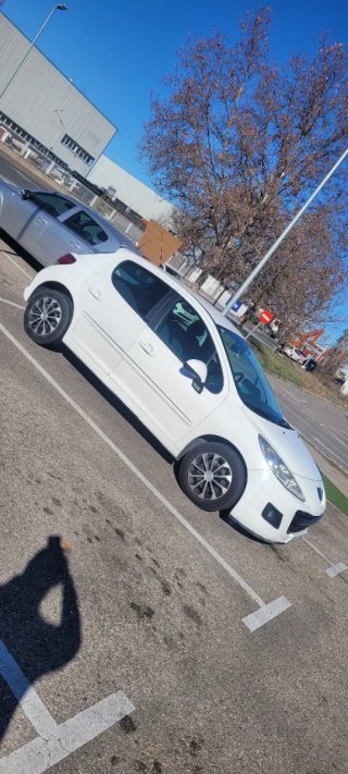 Peugeot 207 2012