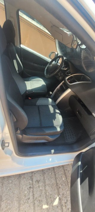 Peugeot 207 2012