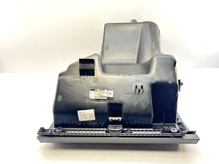 6V1857097M9B9 Guantera de Skoda Fabia III