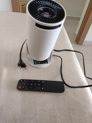 Proyector LED Blanco y Negro