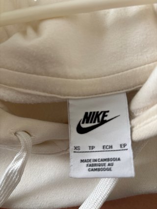 Sudadera Nike Blanca con Logo Rojo
