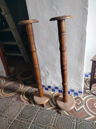 2 Pedestales Antiguos de Madera. SOLO RECOGIDA