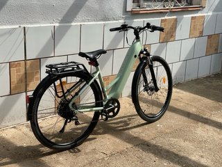 Bicicleta Eléctrica Trekking Rockrider