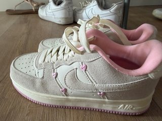 Zapatillas Nike Air Force 1 Beige y Rosa