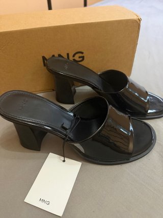 Sandalias de tacón negras Mango
