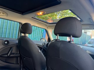 MINI Countryman 2011 CON TECHO PEGATINA C 124€/MES