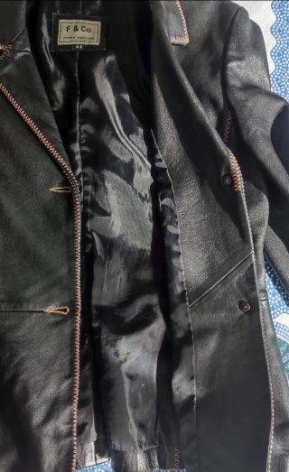Chaqueta Americana de Piel Negra F & Co