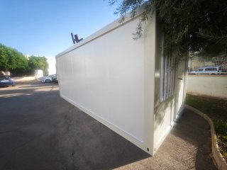 Caseta prefabricada metálica