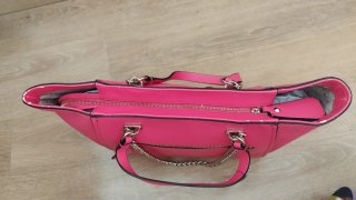 Bolso Shopper Guess fucsia.