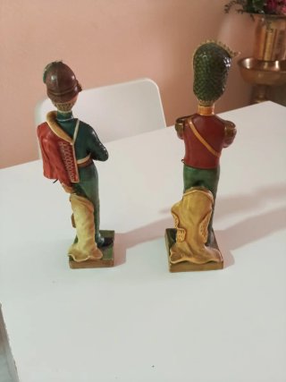Pareja de Figuras de Soldados Antiguos