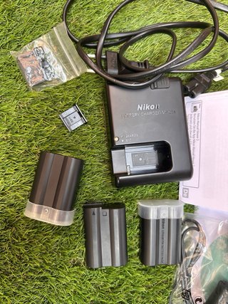 Nikon D750 Full Frame + 3 baterías + Caja