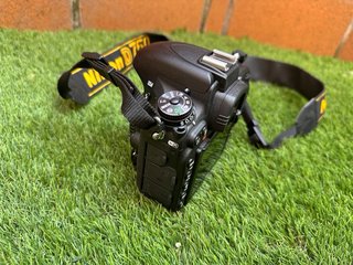 Nikon D750 Full Frame + 3 baterías + Caja