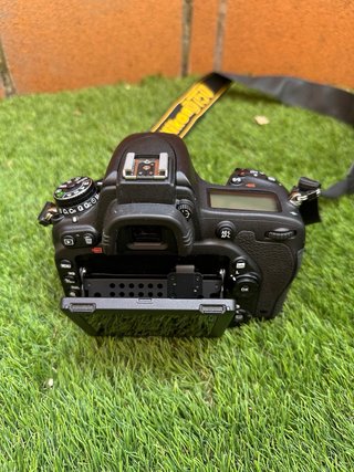 Nikon D750 Full Frame + 3 baterías + Caja