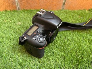 Nikon D750 Full Frame + 3 baterías + Caja