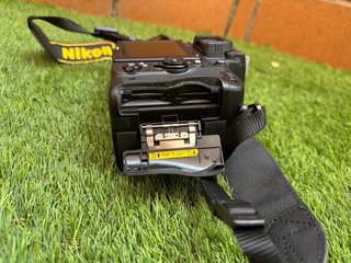 Nikon D750 Full Frame + 3 baterías + Caja