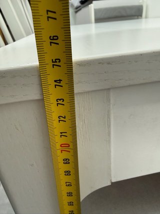 Mesa de cocina blanca y sillas 2