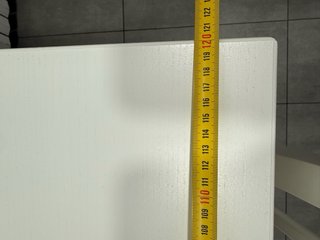 Mesa de cocina blanca y sillas 2