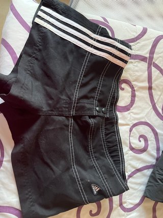 Pantalón corto deportivo adidas negro
