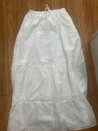 Falda larga blanca