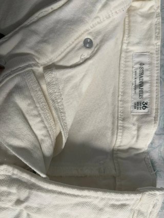 Falda short Stradivarius beige talla 36