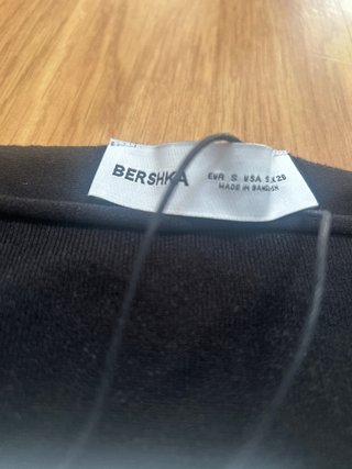 Jersey Negro Entallado Bershka