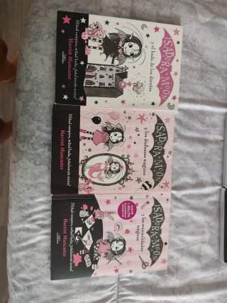 Libros de Isadora Moon. 4€/libro