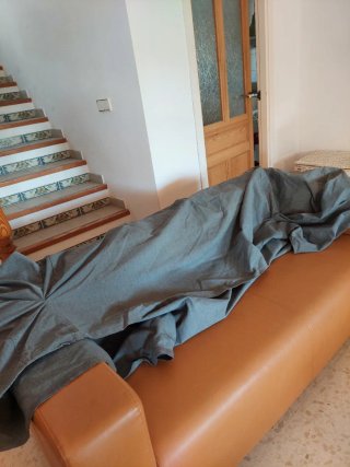 Sofá de piel marrón Ikea