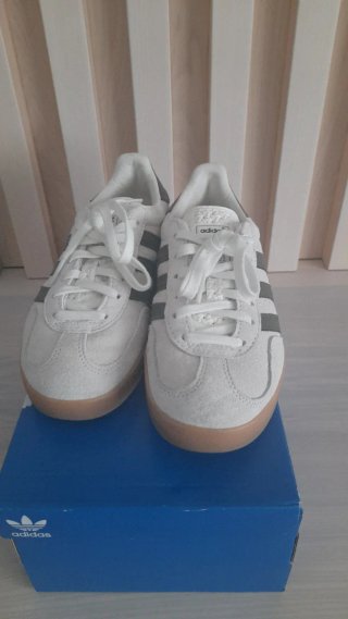 Zapatillas Adidas Gazelle Blancas/Gris
