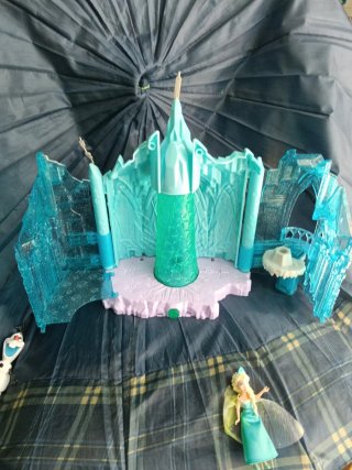 Palacio de Hielo Frozen Elsa Muñeca Olaf