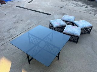 Mesa centro salón con 4 pufs