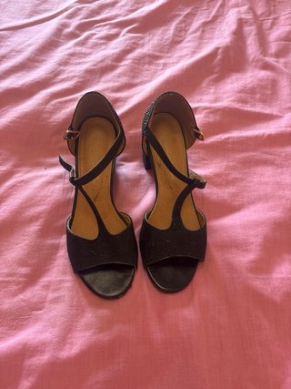 Zapatos de fiesta negros con brillos