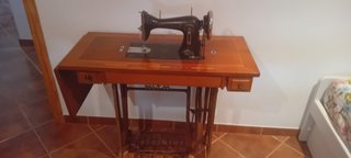 Máquina de coser antigua ALFA