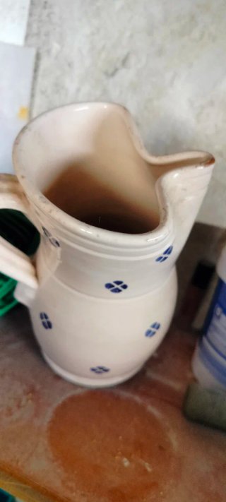 Brocca vintage in ceramica