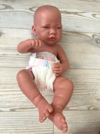 Muñeco Bebé con Conjunto de Ropa
