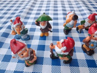 Set 9 Sorpresine Kinder Gnomi Burloni