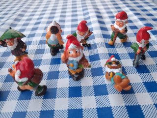 Set 9 Sorpresine Kinder Gnomi Burloni