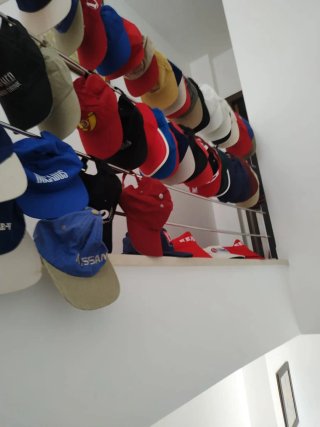 Lote  Gorras Variadas de 59 unidades.