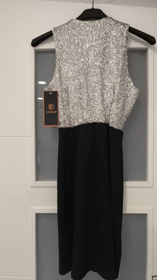 Vestido de lentejuelas plateado y negro
