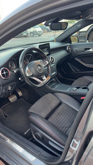 Mercedes-Benz Clase A 200 PACK AMG