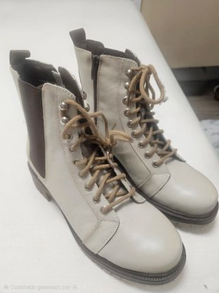 Botines de piel beige y marrón